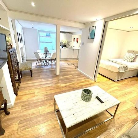 Historical Building / Cozy Basement Apt / Central CBG Esterno foto