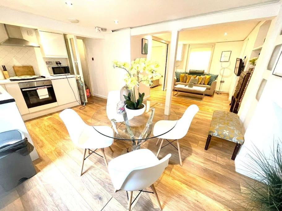 Historical Building / Cozy Basement Apt / Central CBG Esterno foto