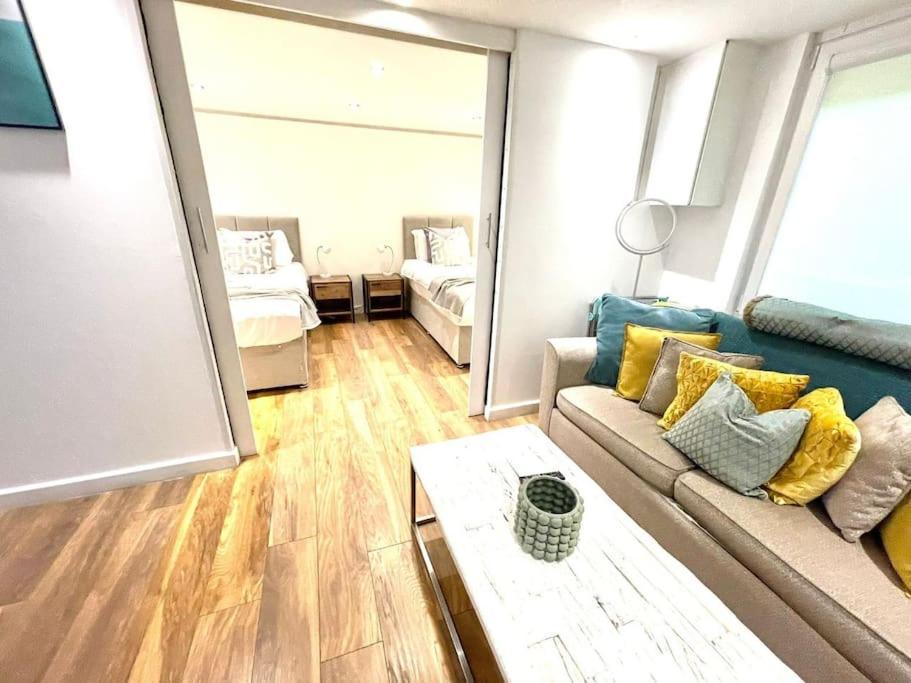Historical Building / Cozy Basement Apt / Central CBG Esterno foto