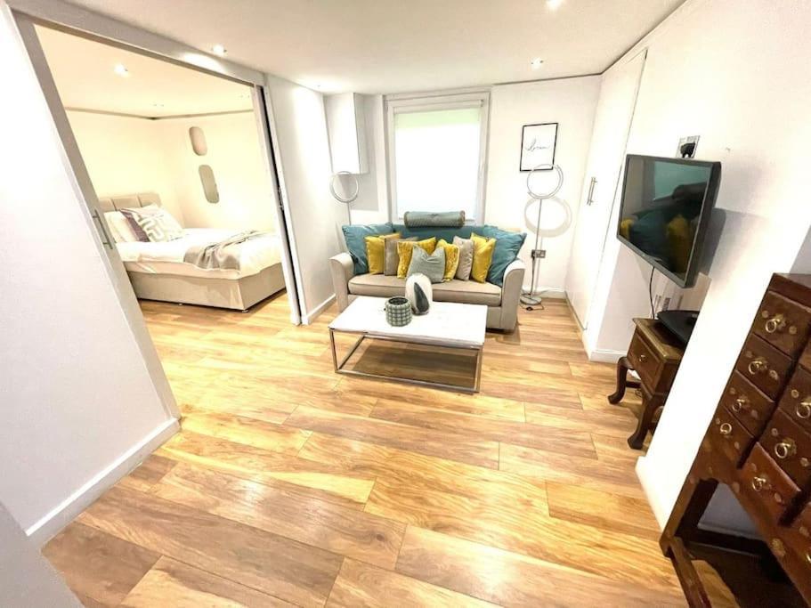 Historical Building / Cozy Basement Apt / Central CBG Esterno foto