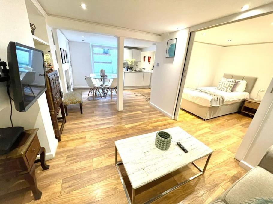Historical Building / Cozy Basement Apt / Central CBG Esterno foto