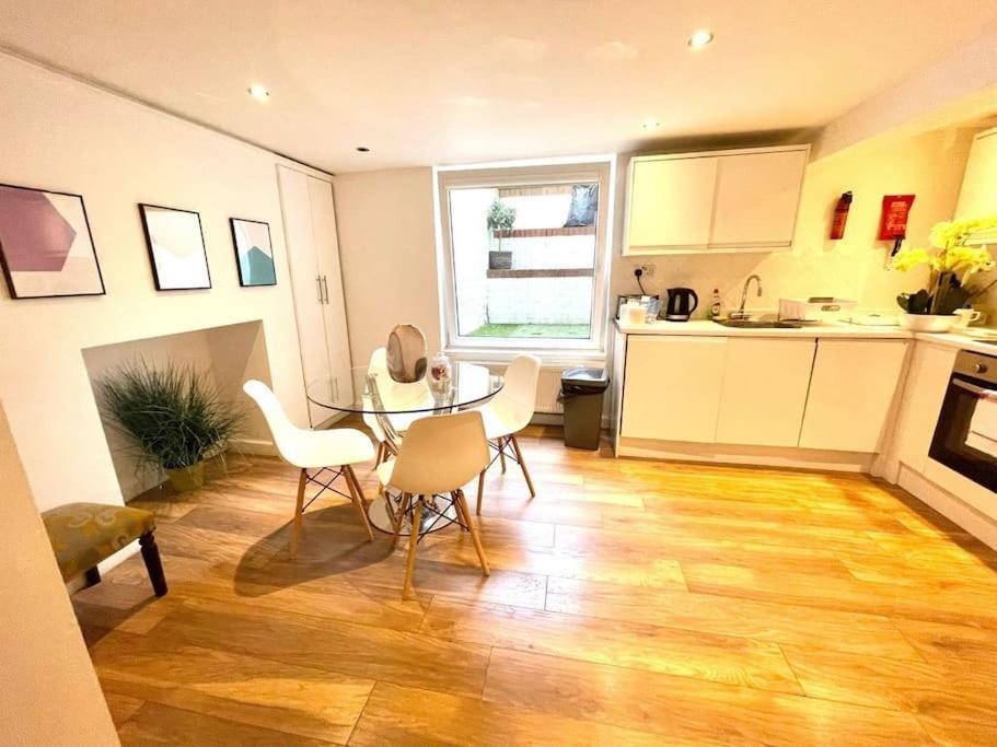 Historical Building / Cozy Basement Apt / Central CBG Esterno foto