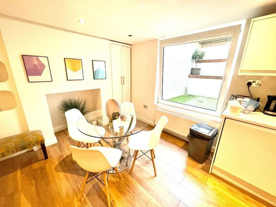 Historical Building / Cozy Basement Apt / Central CBG Esterno foto
